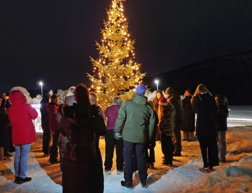 Julegrana ble tent ved Hotellet