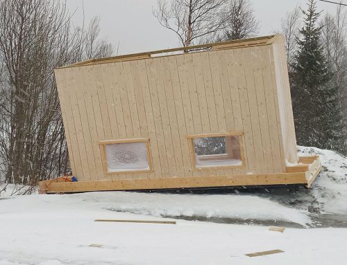 Kraftige vindkast snudde veiestasjonen opp-ned